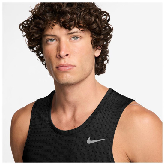Nike Ανδρική αμάνικη μπλούζα Miler Breathe Nike Ανδρική αμάνικη μπλούζα Miler Breathe